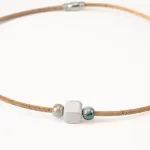 Colar em cortiça com cerâmica branca quadrada e cerâmica redonda verde mesclado - Image 3