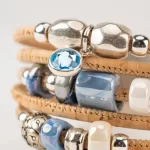 Pulseira cortiça natural com 5 voltas com cerâmica azul - Image 3