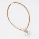 Necklace in natural cork with beige ceramic in the shape of a flower - Image 2
