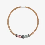 Colar com tubos de cerâmica rugosa