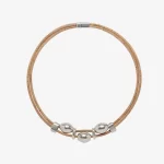 Colar em cortiça duas voltas  com contas prateadas em tubos