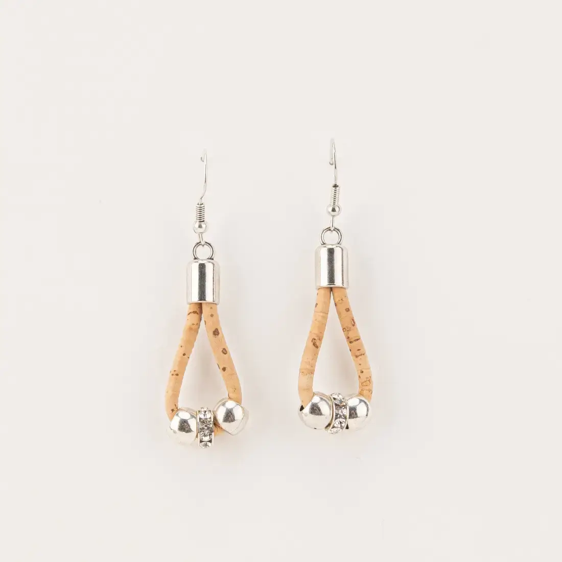 9152.01ER06 Natural cork earrings with silver beads - Image 1