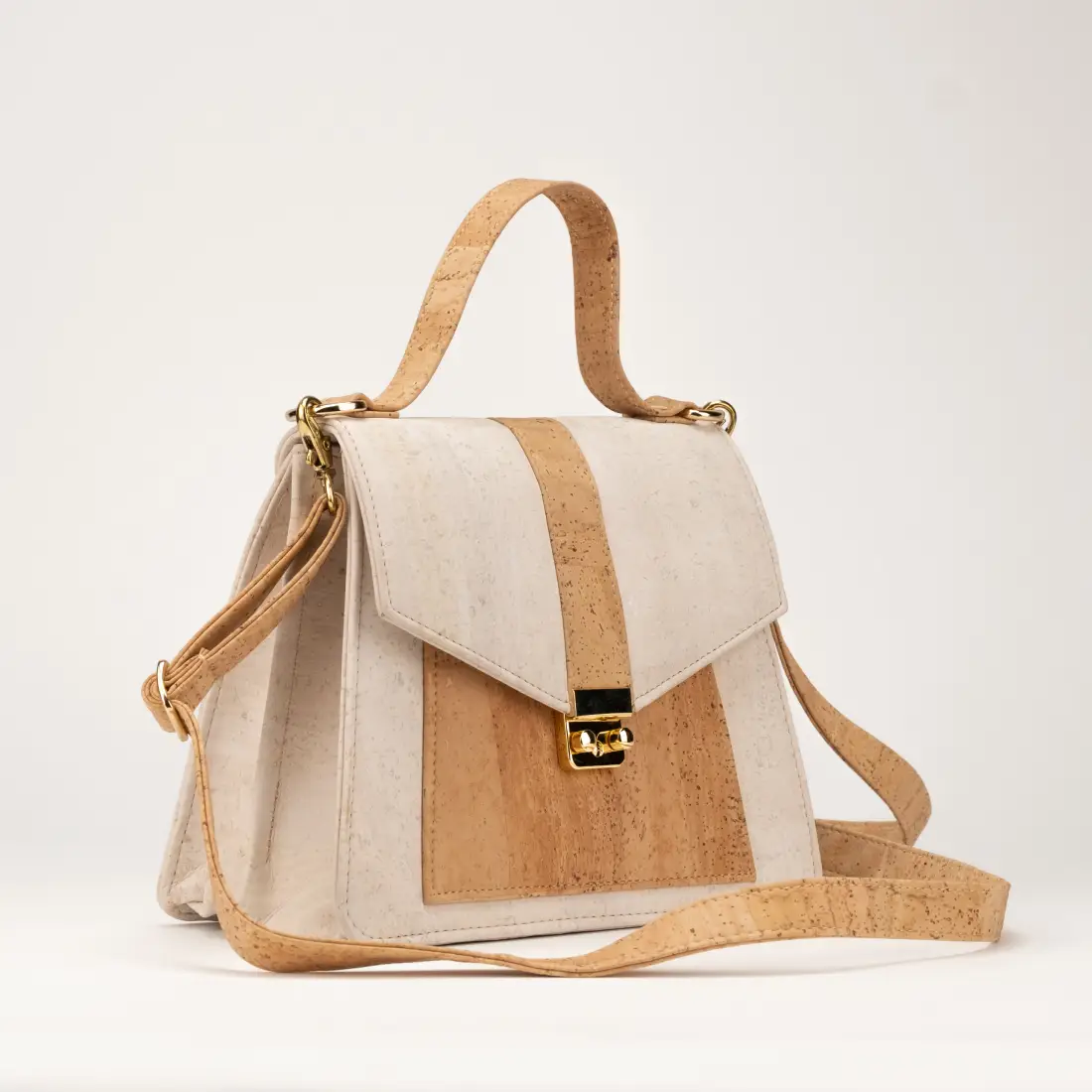 A104.12.01-B32b Cardboard handbag in cork - Image 1