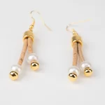Cork earrings with pearl pendant and gold details - Image 2